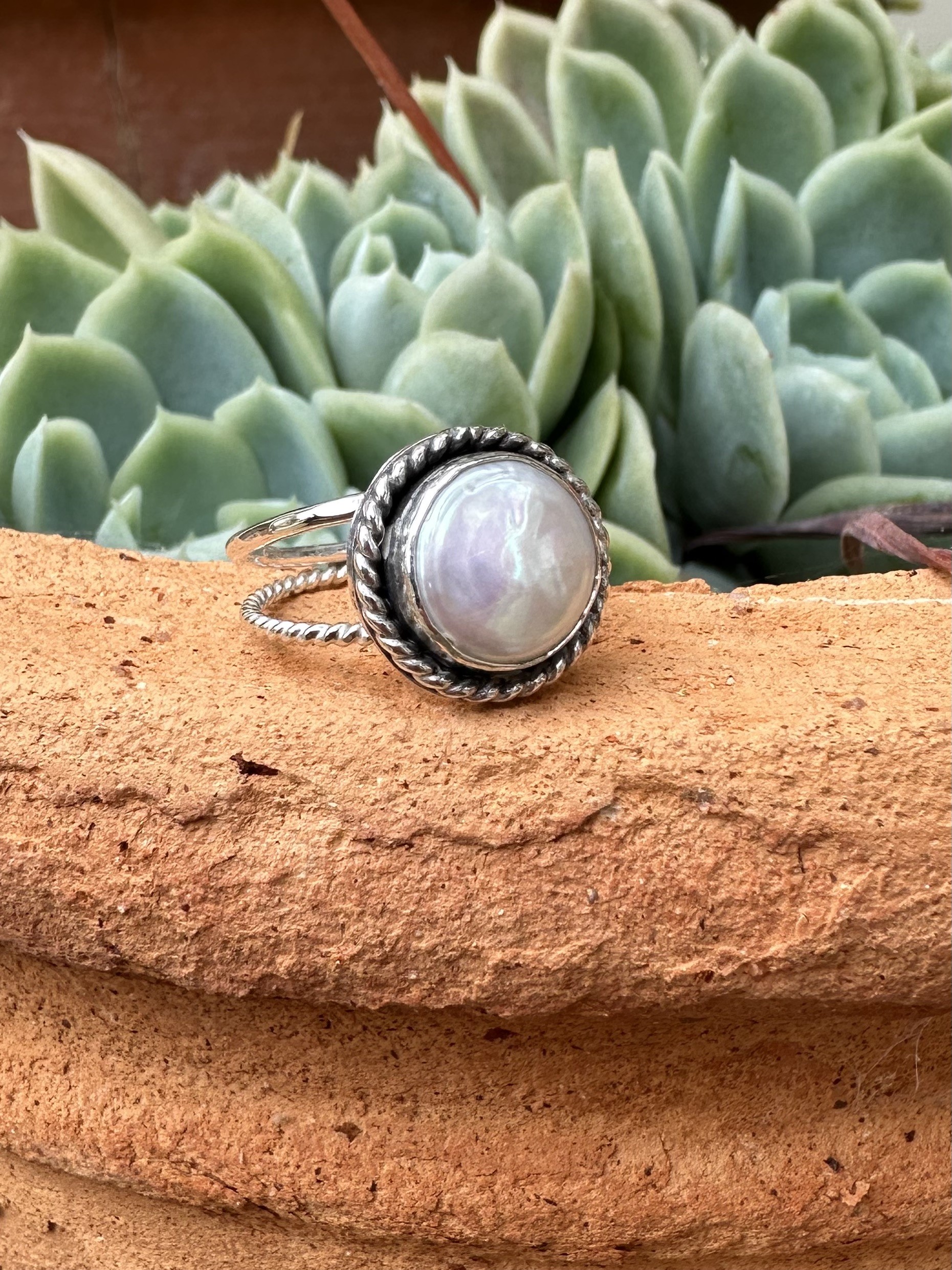 Coin pearl outlet ring