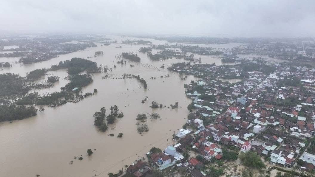 Support for Vietnams flooded communities