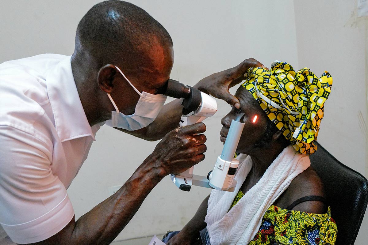 Eye Surgery Supply Kit