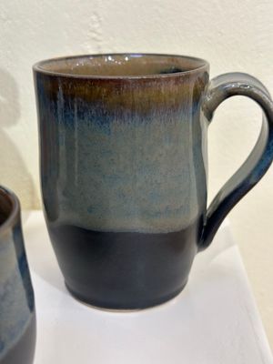Mug brown interior blue/black exterior