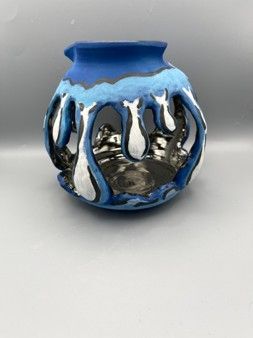 Vase 13