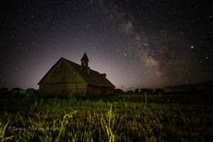 Milky Way over Wingville Barn