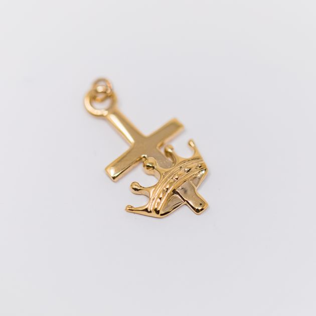 Cross and Crown Pendants Melissa Shipley — Longyear Museum