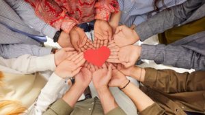 Healing Hands, Giving Hearts