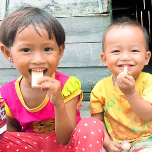 Orphans Program- Mồ Côi