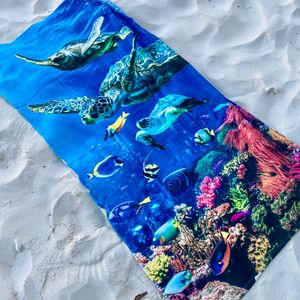 Turtle Underwater Beach Towel