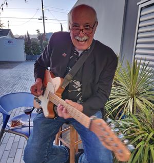 June 10-Aug 12: Intermediate Guitar