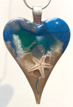 Resin Starfish Heart Necklace 2