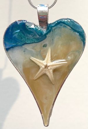 Resin Starfish Heart Necklace 3