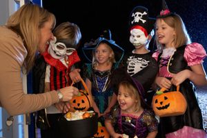 Volunteer Sign Up: Halloween Trick or Treat 2025