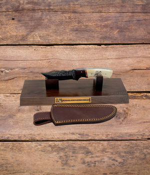 Knife of The Year with Stand