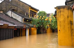 Eliza Beatrice supporting Blue Dragon