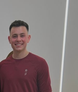 Lance runs with Team Sharsheret