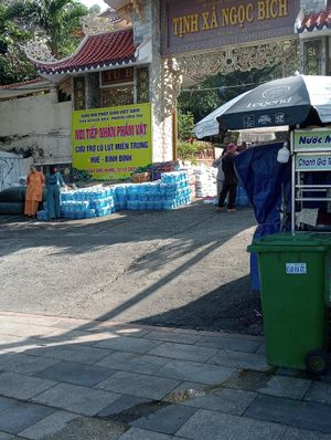 Support for Vietnams flooded communities