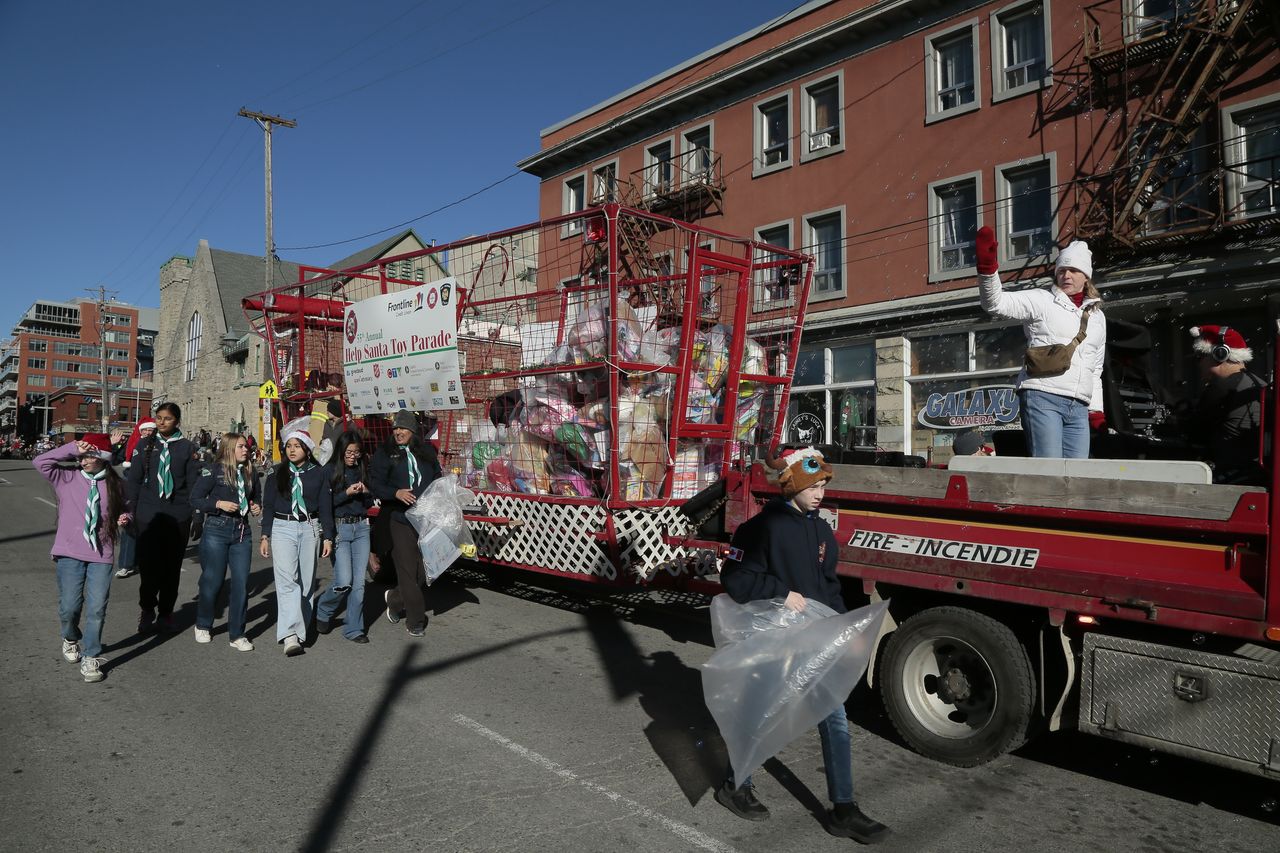 Home — Help Santa Toy Parade