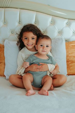 B8 Supports Yellow Brick House