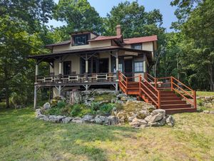 House Tour & Brunch at Shady Ledge                         on Round Island