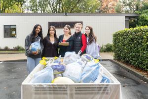Sacramento Country Day School's Turkey Drive